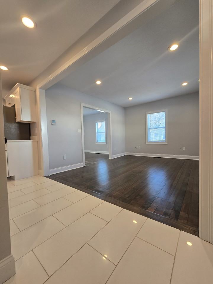 35 Phillips Ave #1 - Photo 7 of 25