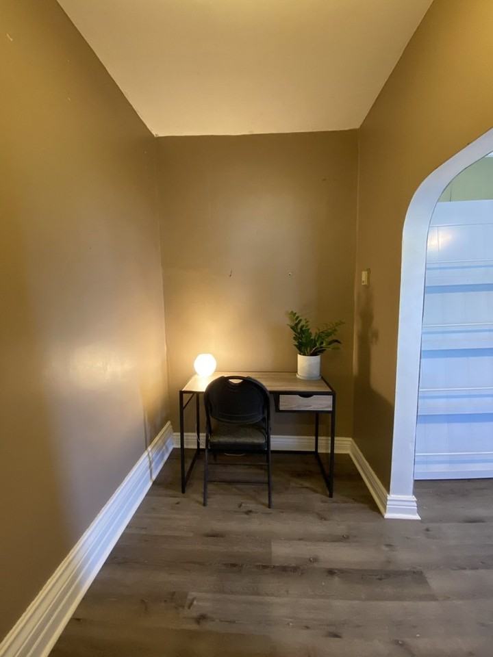 1029 York St - Photo 2 of 15