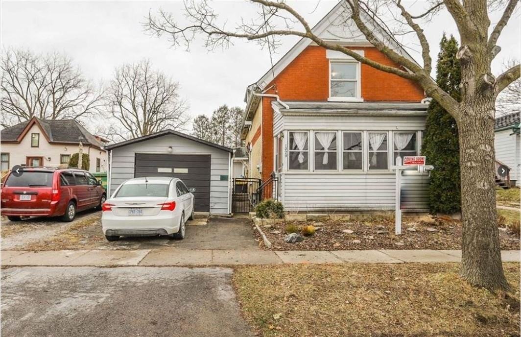 1029 York St - Photo 4 of 15