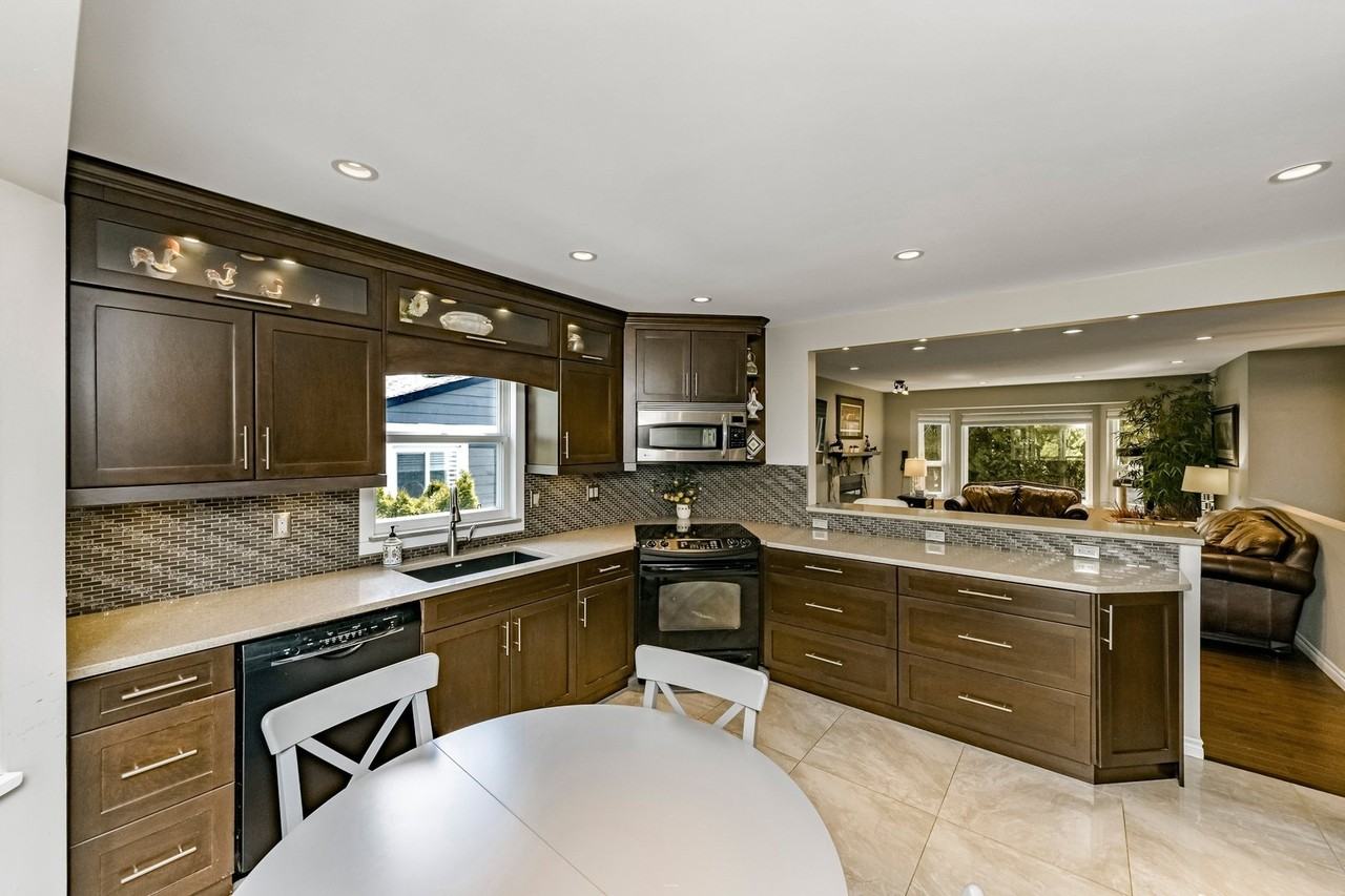 19843 48 Ave - Photo 3 of 13