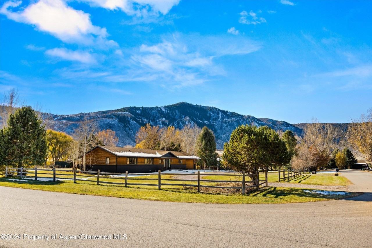 24 Cherry Ln - Photo 3 of 42