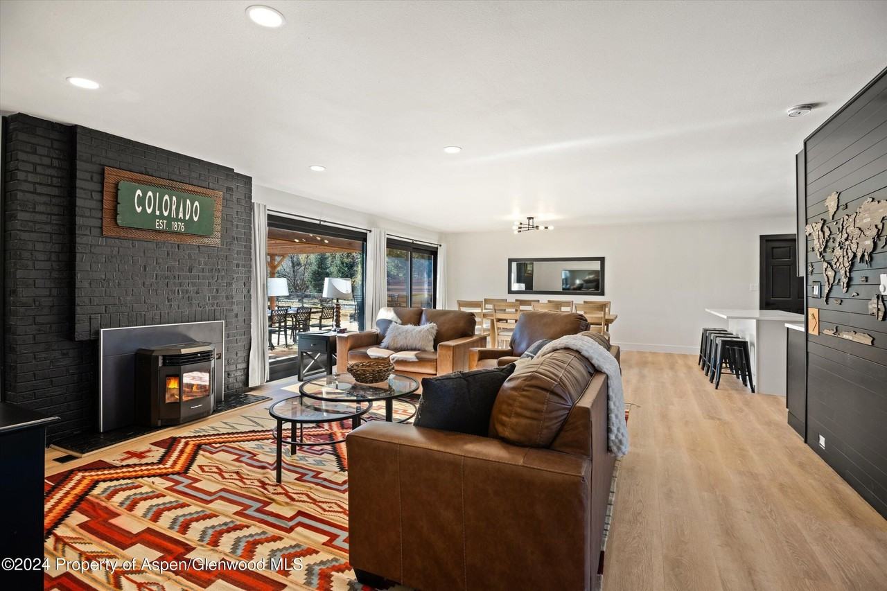 24 Cherry Ln - Photo 4 of 42