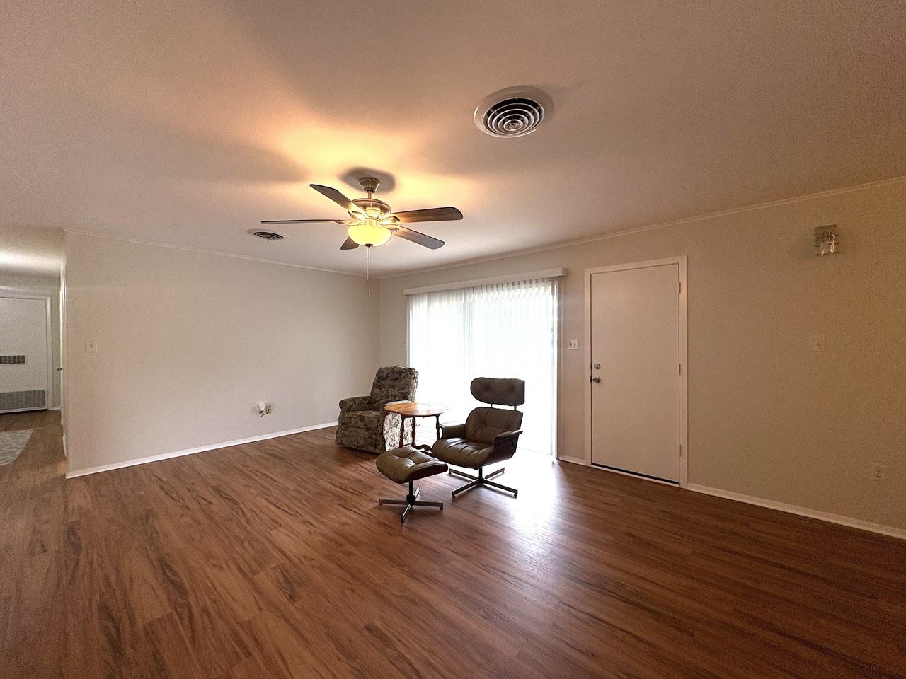 1307 Leacrest Dr #1 - Photo 3 of 15