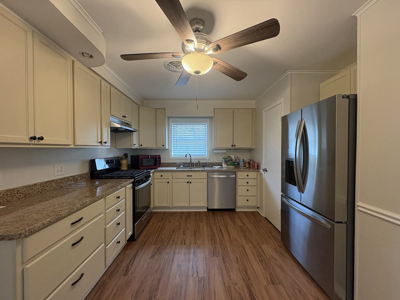 1307 Leacrest Dr #1 - Photo 4 of 15