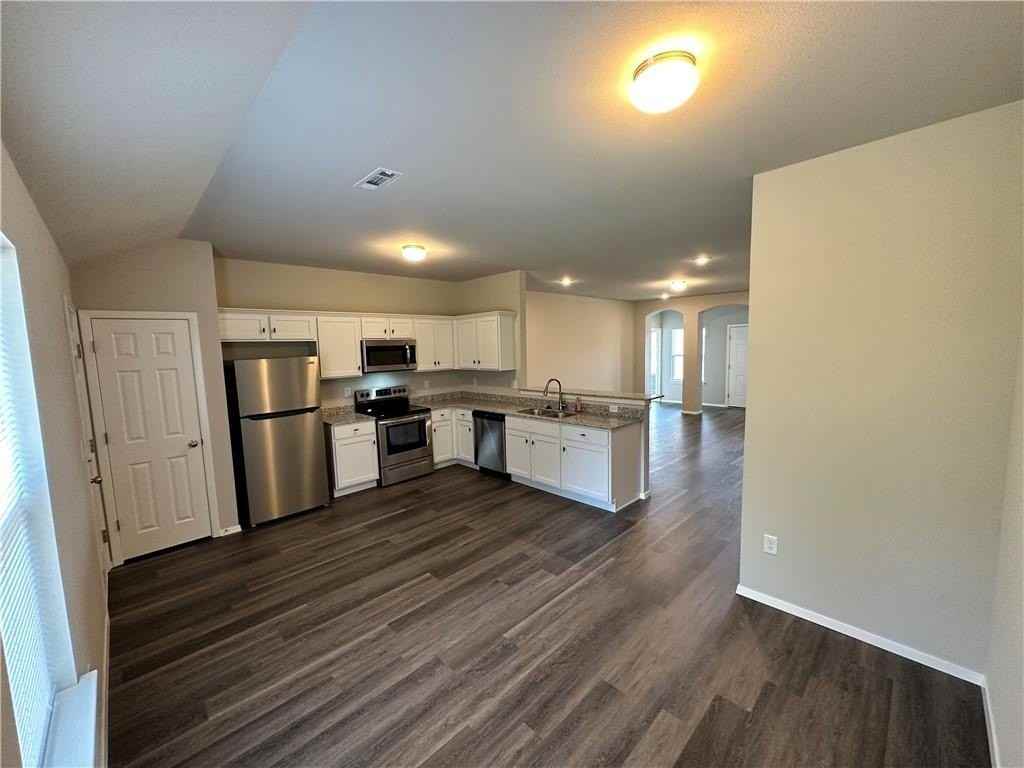 2823 W Emil Dr - Photo 3 of 14