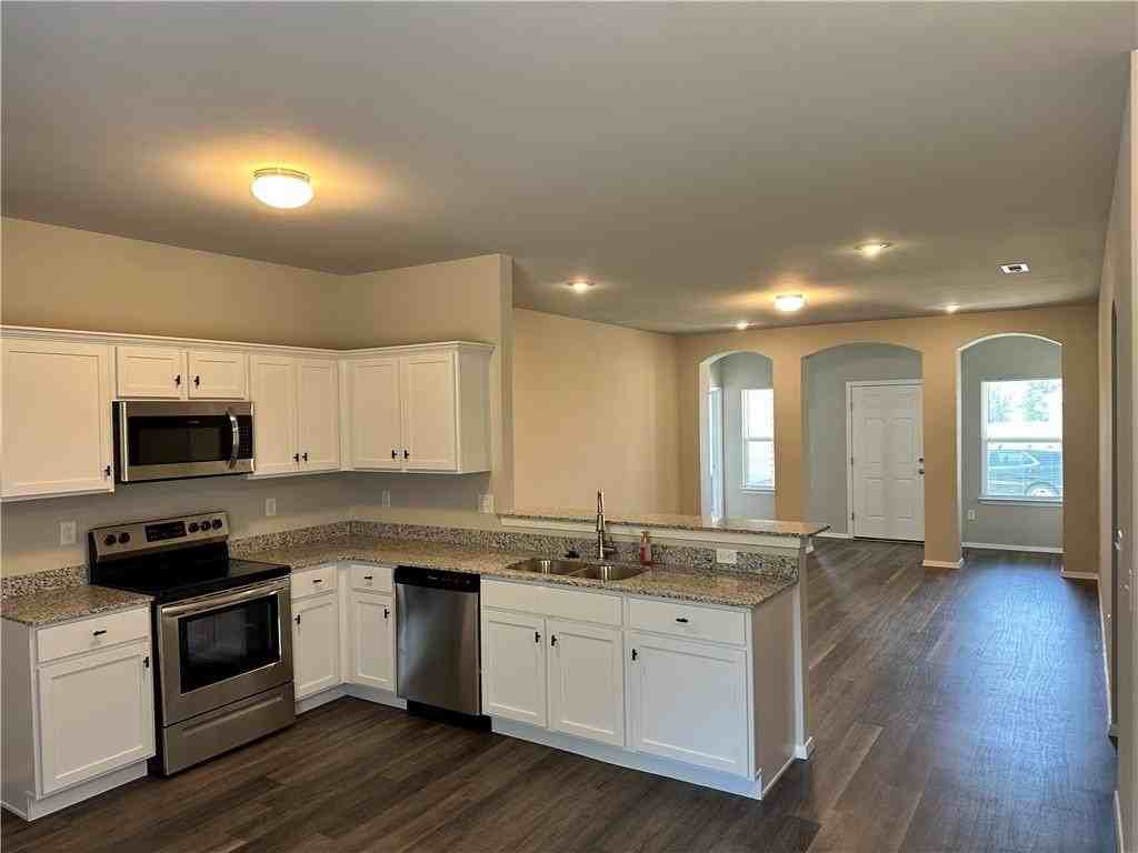 2823 W Emil Dr - Photo 4 of 14