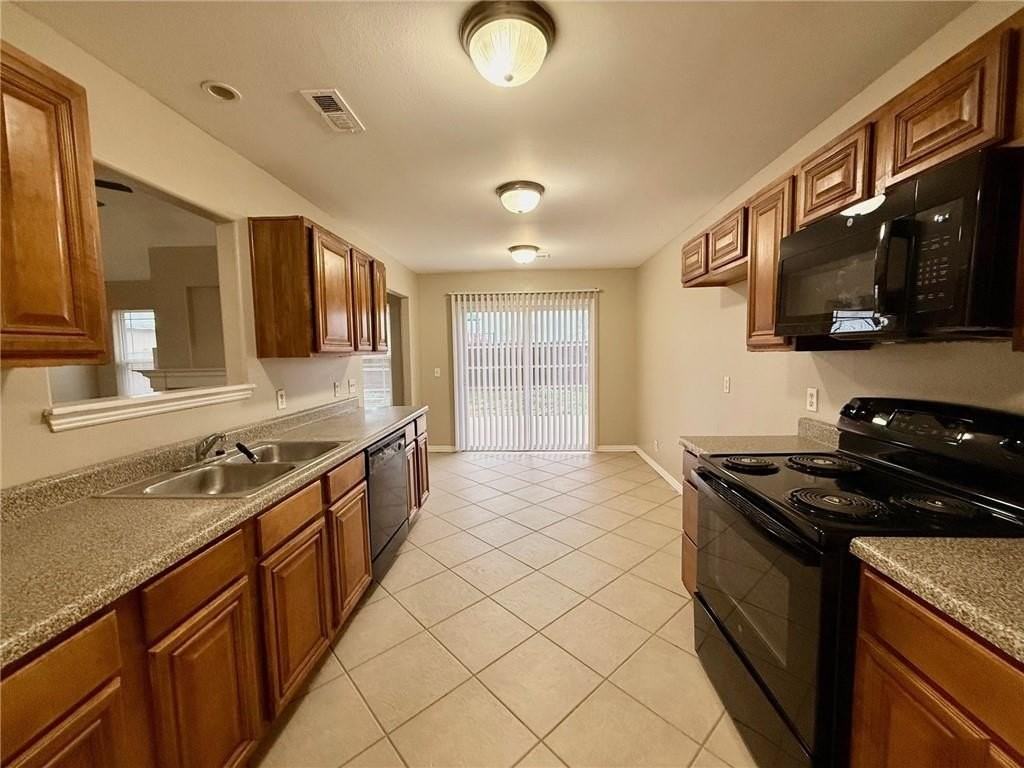 3108 S G St - Photo 5 of 12