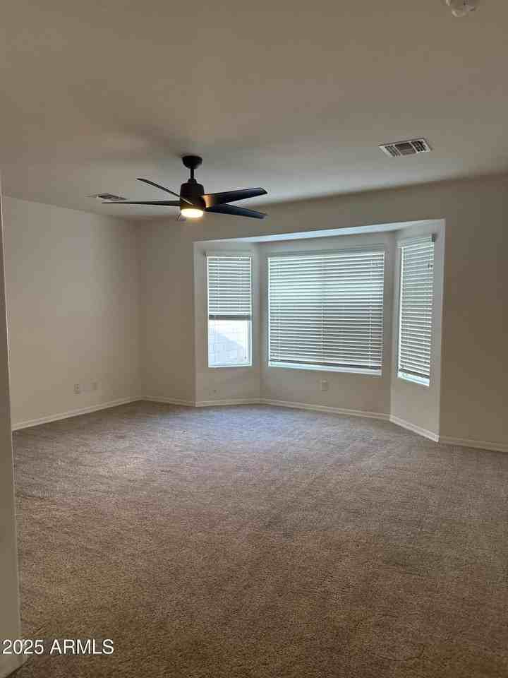 5623 S 27th Dr - Photo 3 of 13