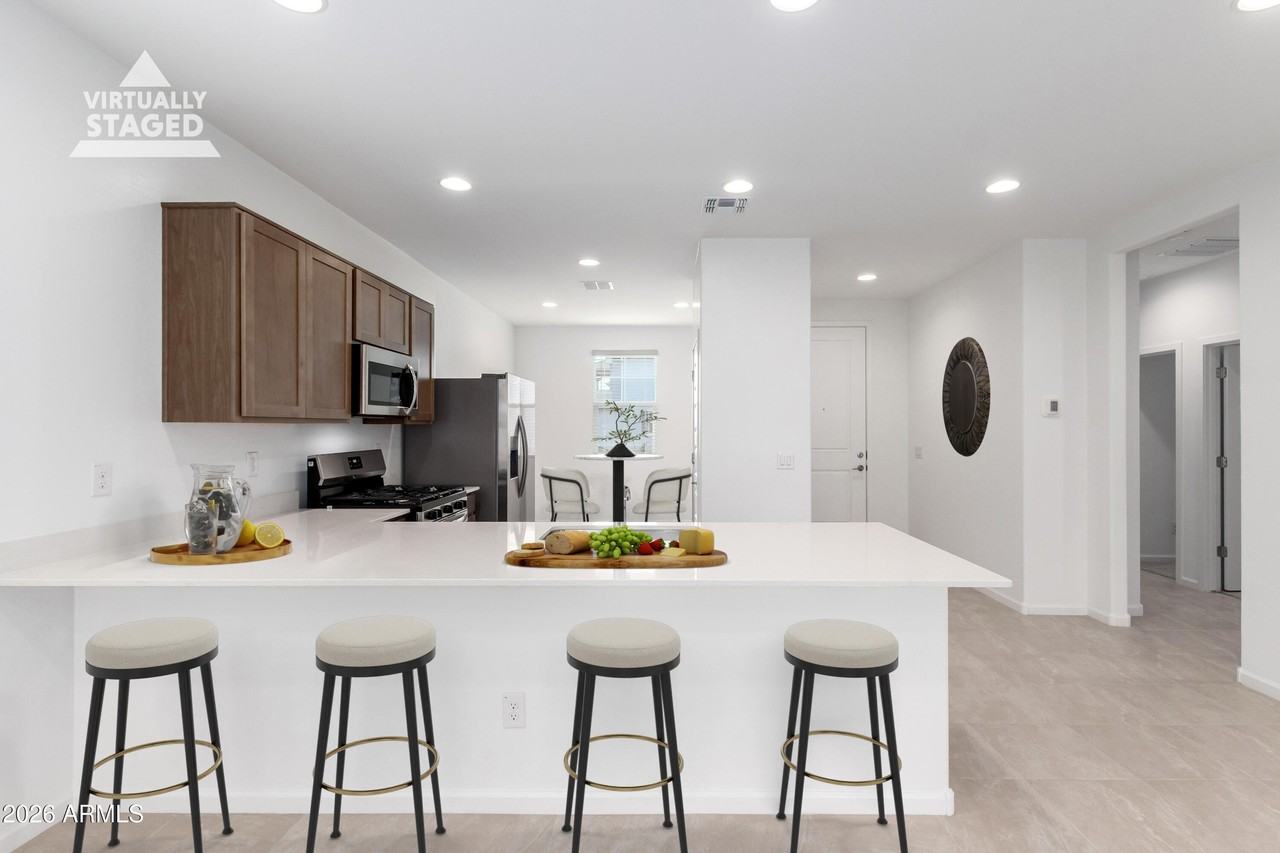 9836 W Catalina Dr - Photo 6 of 23