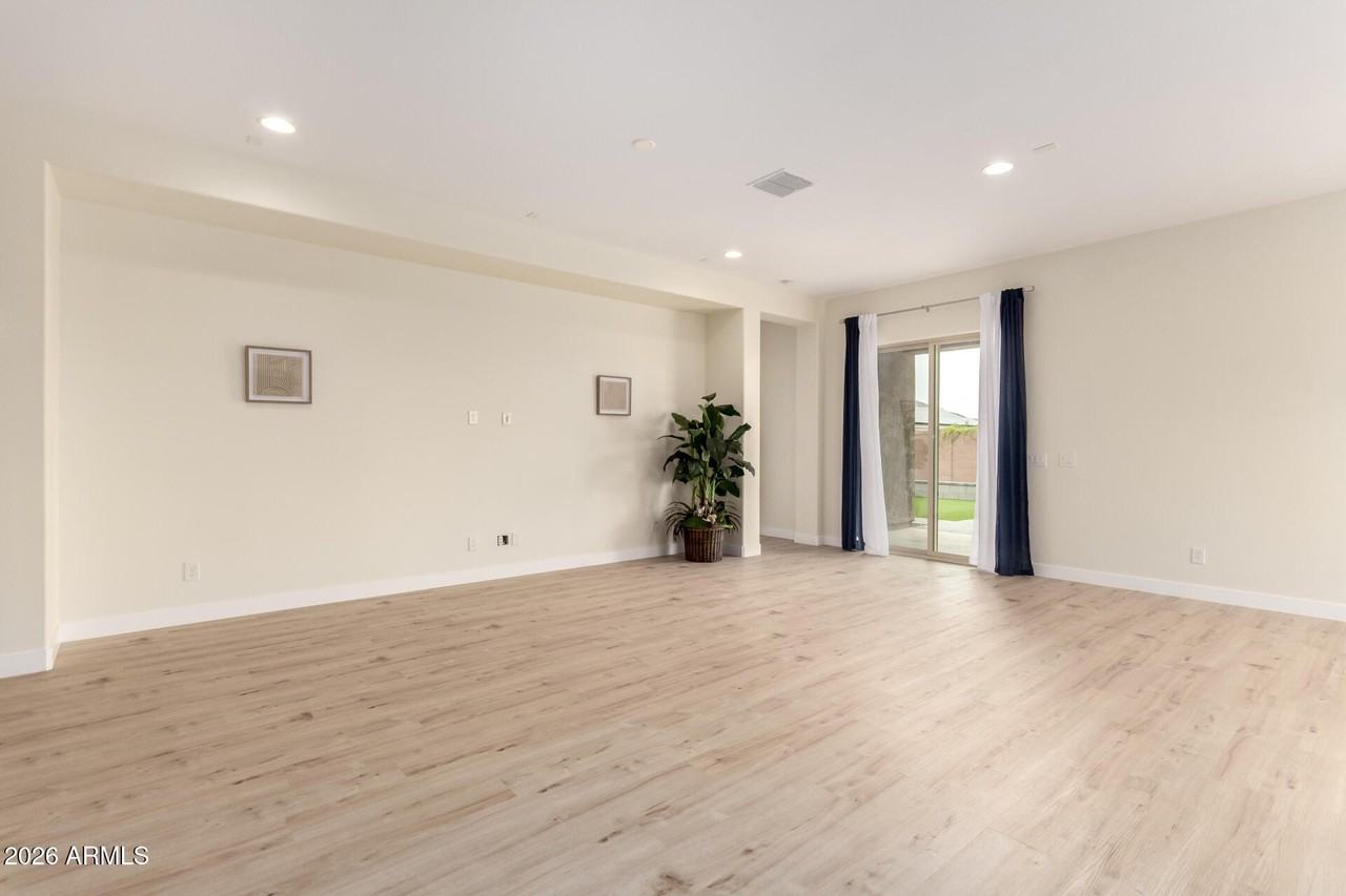 18453 W Elwood St - Photo 3 of 35