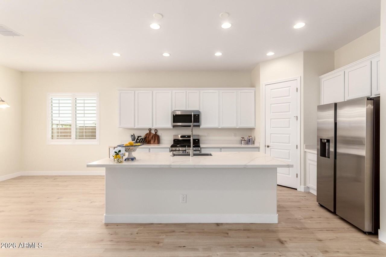 18453 W Elwood St - Photo 7 of 35