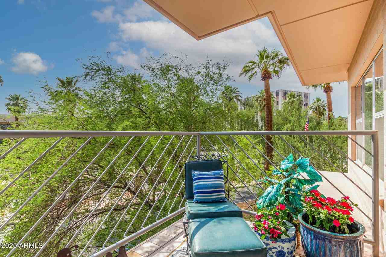 2201 N Central Ave Apt 3d #3D - Photo 2 of 34