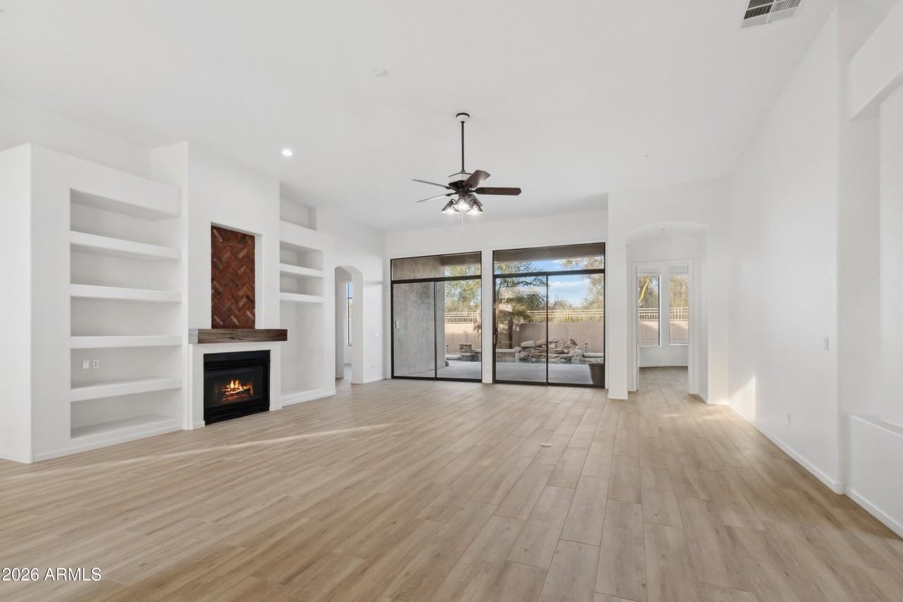 8096 E Windwood Ln - Photo 5 of 25