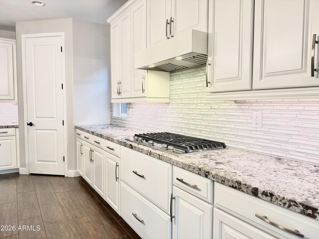 1732 W Myrna Ln - Photo 5 of 50