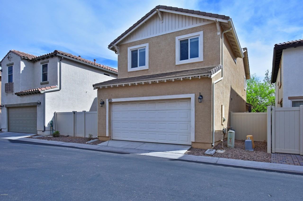 4757 E Woodside Way - Photo 5 of 48