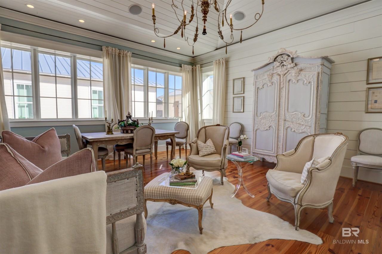 4 Downtown Founders Ln #4 - Photo 7 of 20