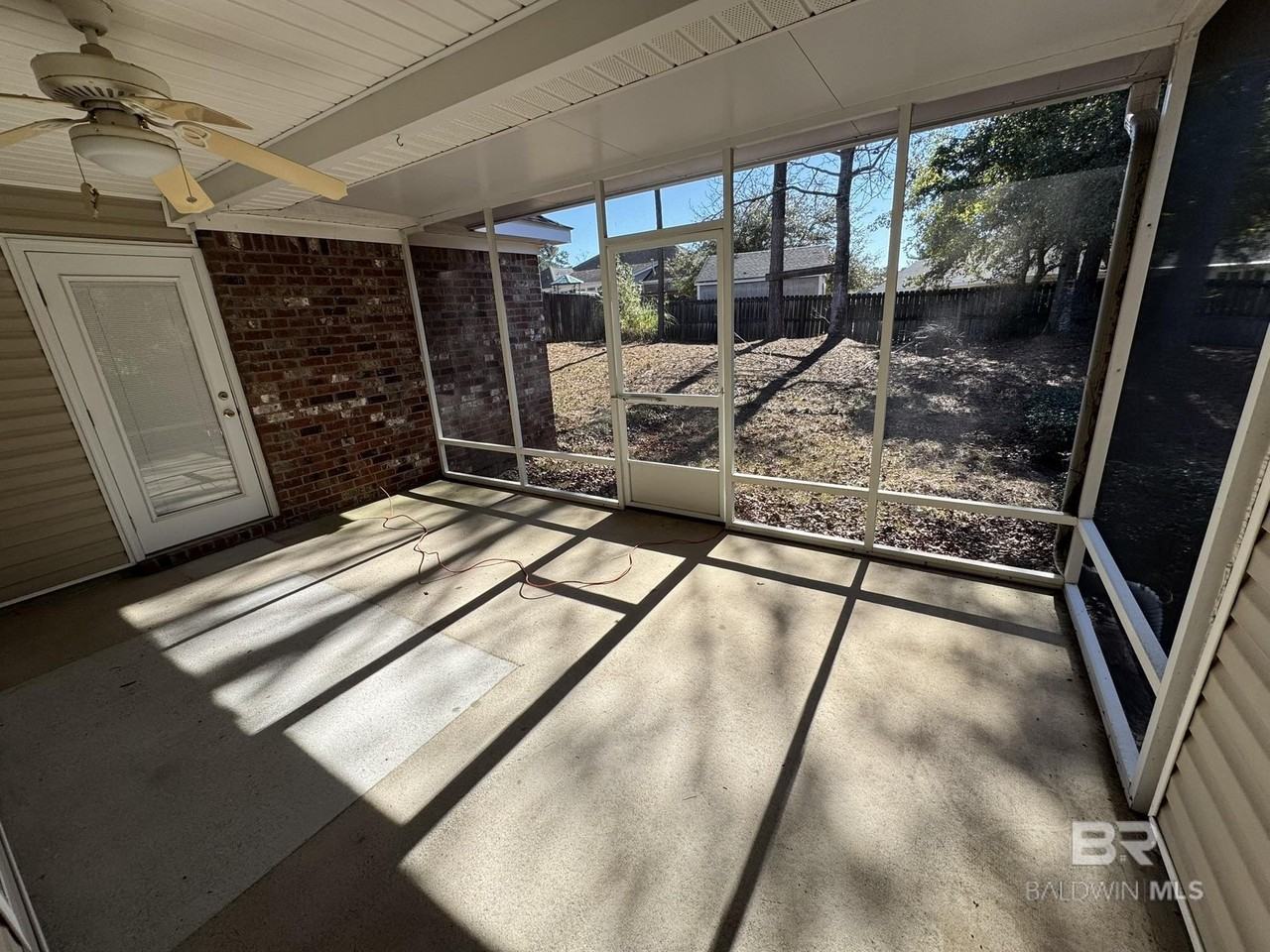 8356 Carousel Ct - Photo 3 of 20