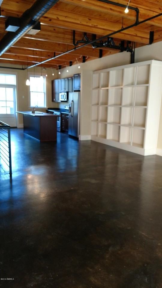 5B Market - Photo 4 of 14