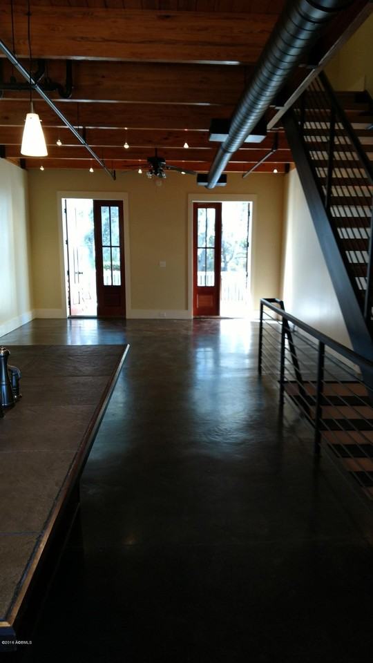 5B Market - Photo 6 of 14