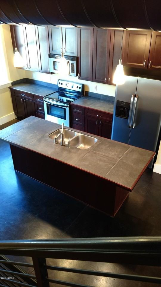 5B Market - Photo 7 of 14