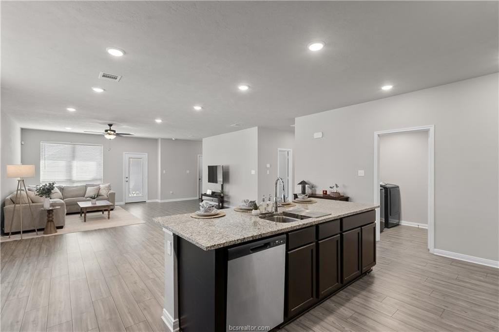 1925 Viva Rd - Photo 6 of 26