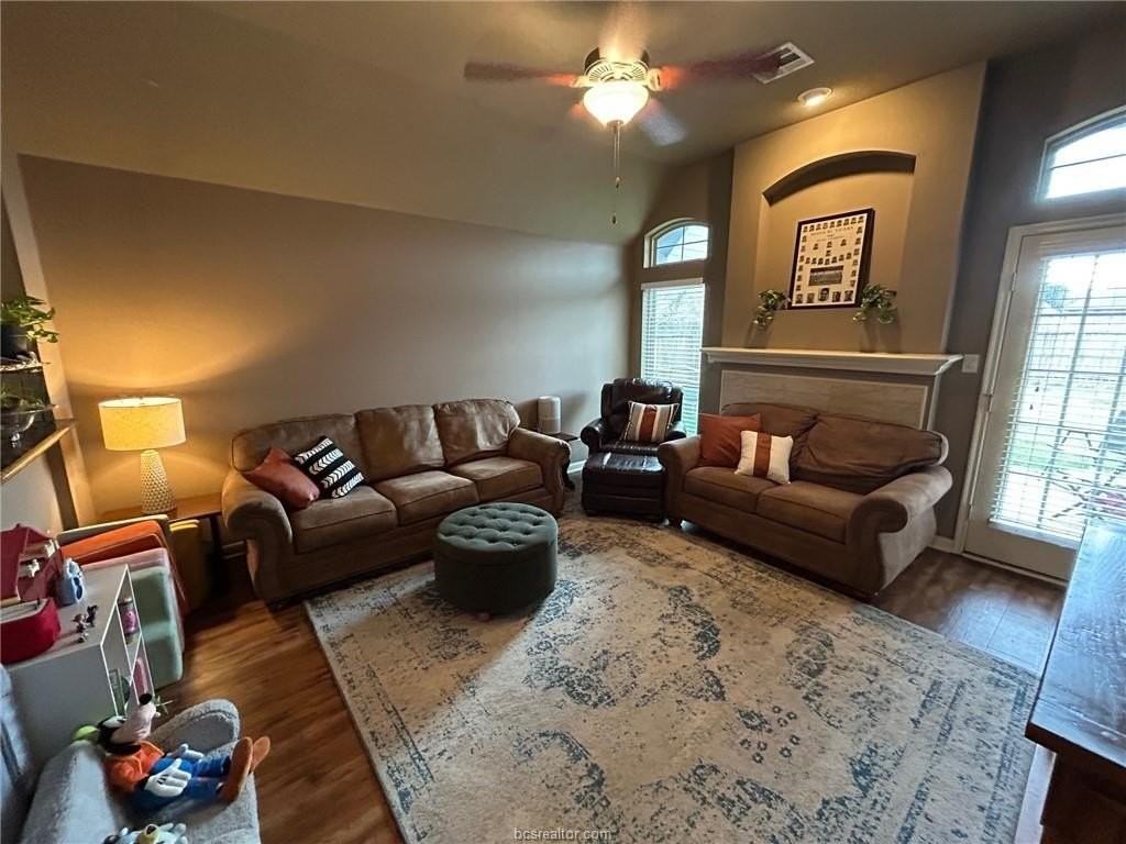 3810 Snowdance Ct - Photo 2 of 22