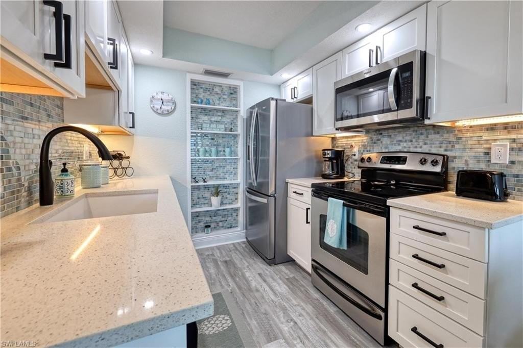 898 Buttonwood Dr Apt 104 #104 - Photo 6 of 37