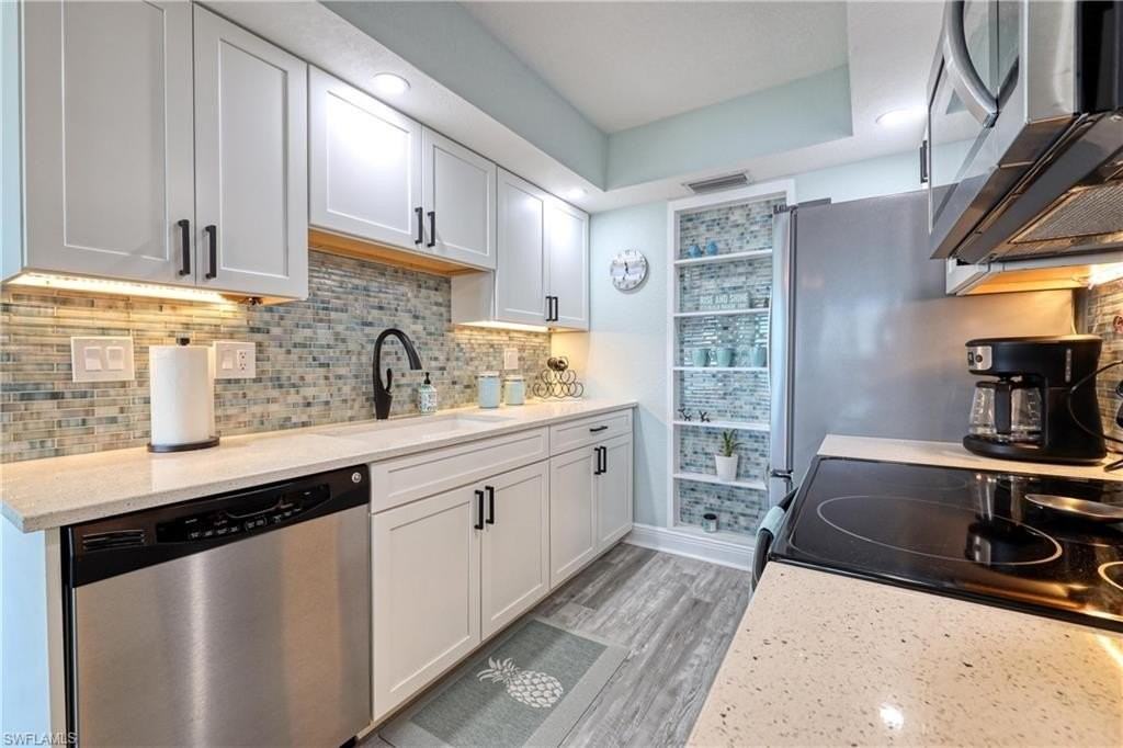 898 Buttonwood Dr Apt 104 #104 - Photo 7 of 37