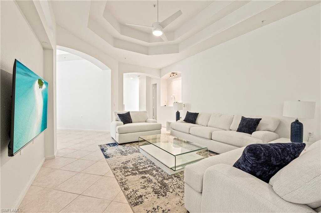 10040 Valiant Ct Apt 202 #202 - Photo 4 of 50