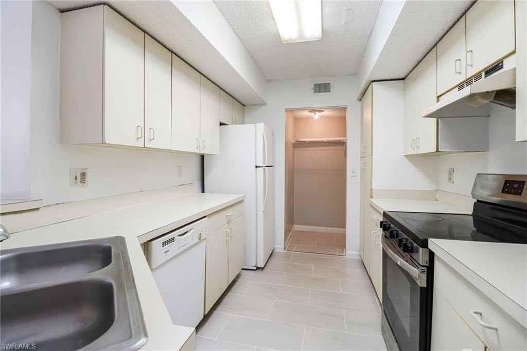 13605 Eagle Ridge Dr Apt 1723 #1723 - Photo 4 of 15