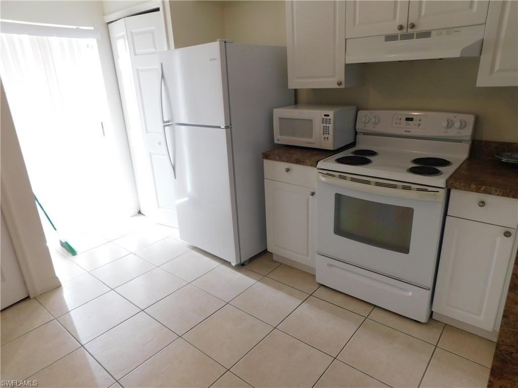 508 Se 7th St Apt 107 #107 - Photo 6 of 17