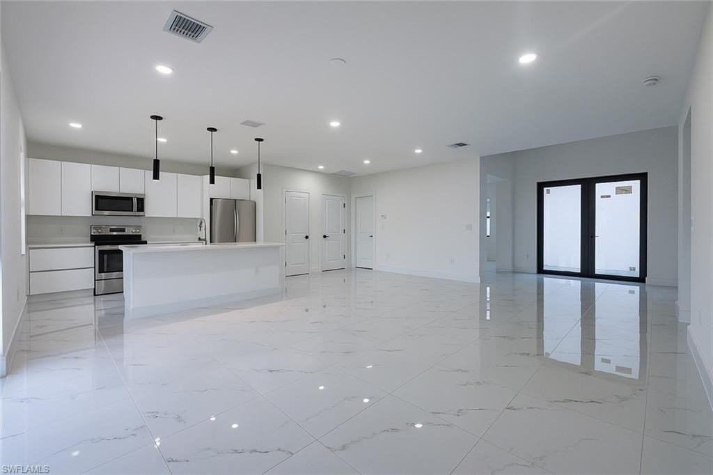 3304 67th St W - Photo 3 of 23