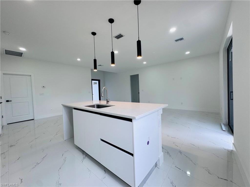 3304 67th St W - Photo 6 of 23