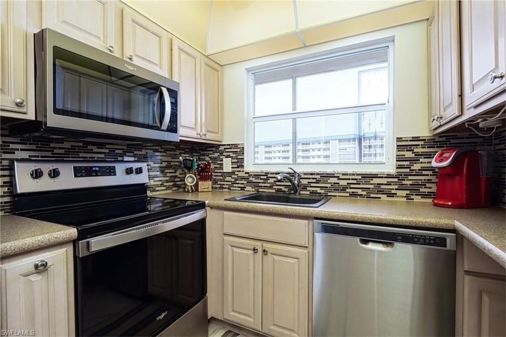 25740 Hickory Blvd Apt 450 #450 - Photo 5 of 24