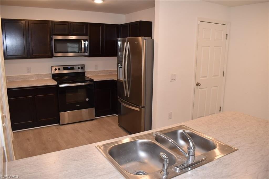 8388 Delong Ave - Photo 3 of 21