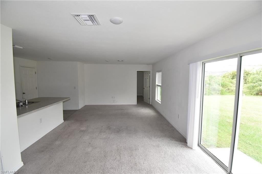 8388 Delong Ave - Photo 4 of 21