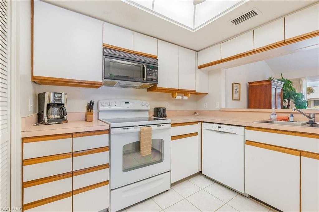 4111 Lake Forest Dr Apt 523 #523 - Photo 7 of 19