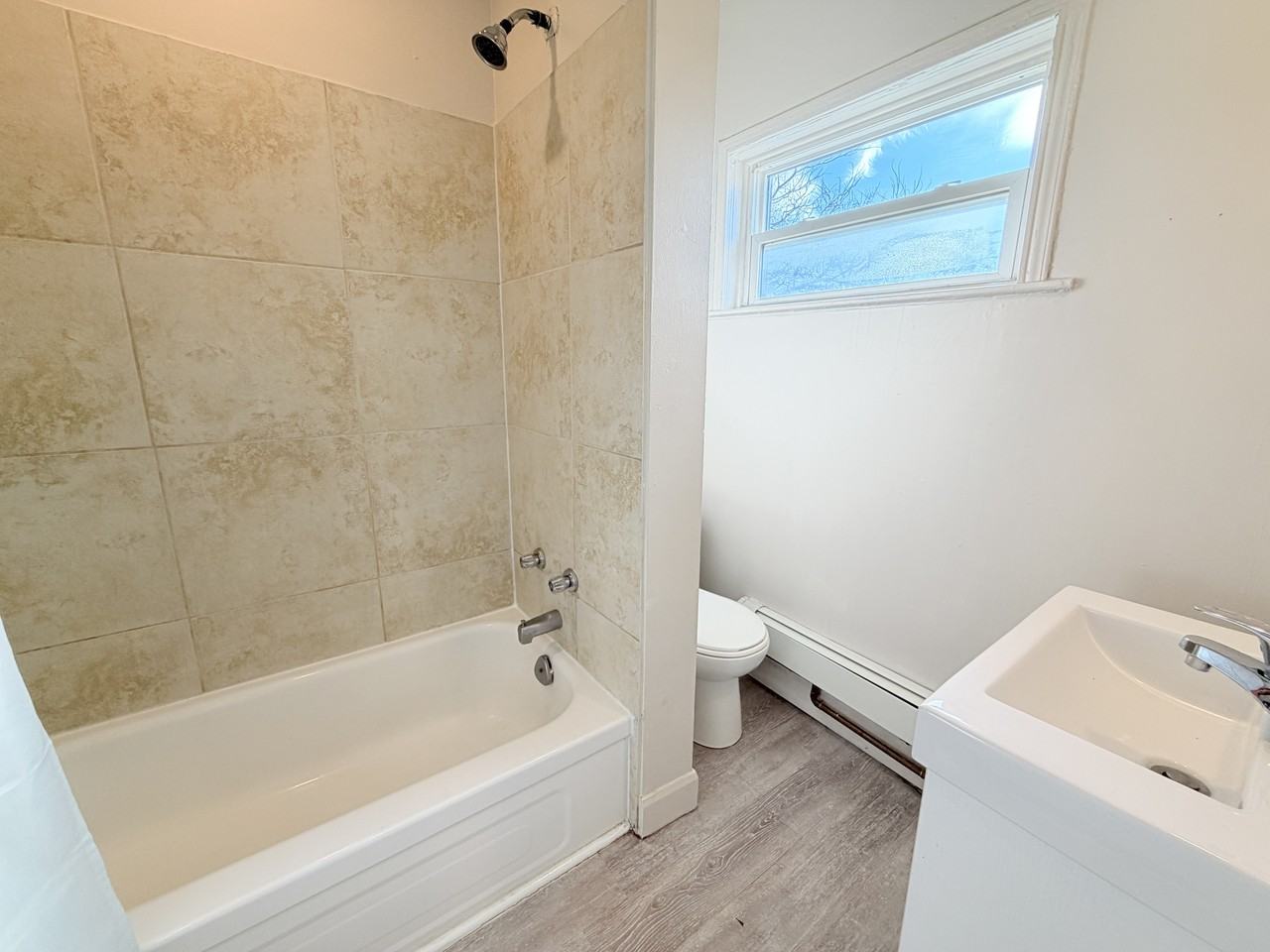 222 Maxwell St #1 - Photo 3 of 4