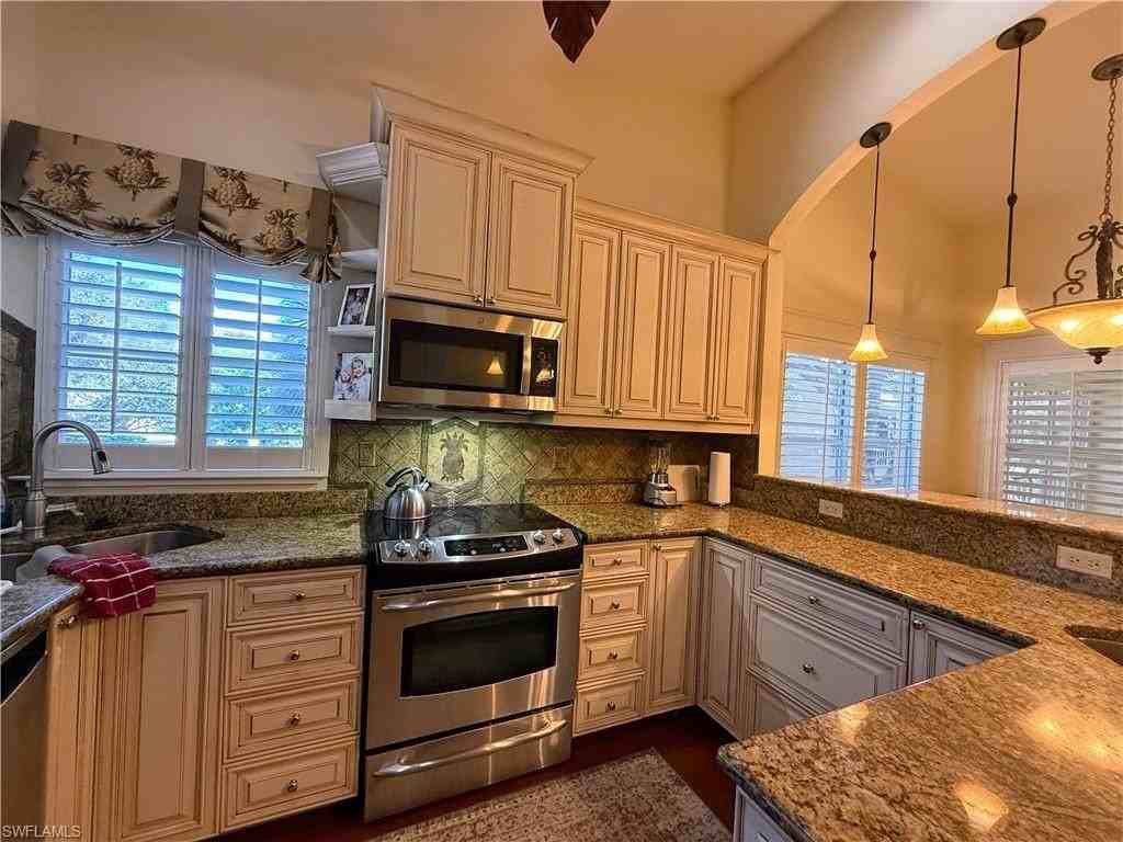 24821 Lakemont Cove Ln Apt 201 #201 - Photo 5 of 22