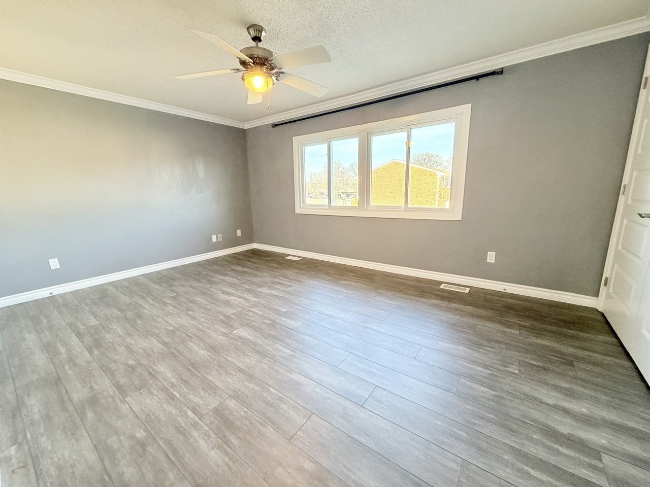 301 Edgewood St #31 - Photo 5 of 23