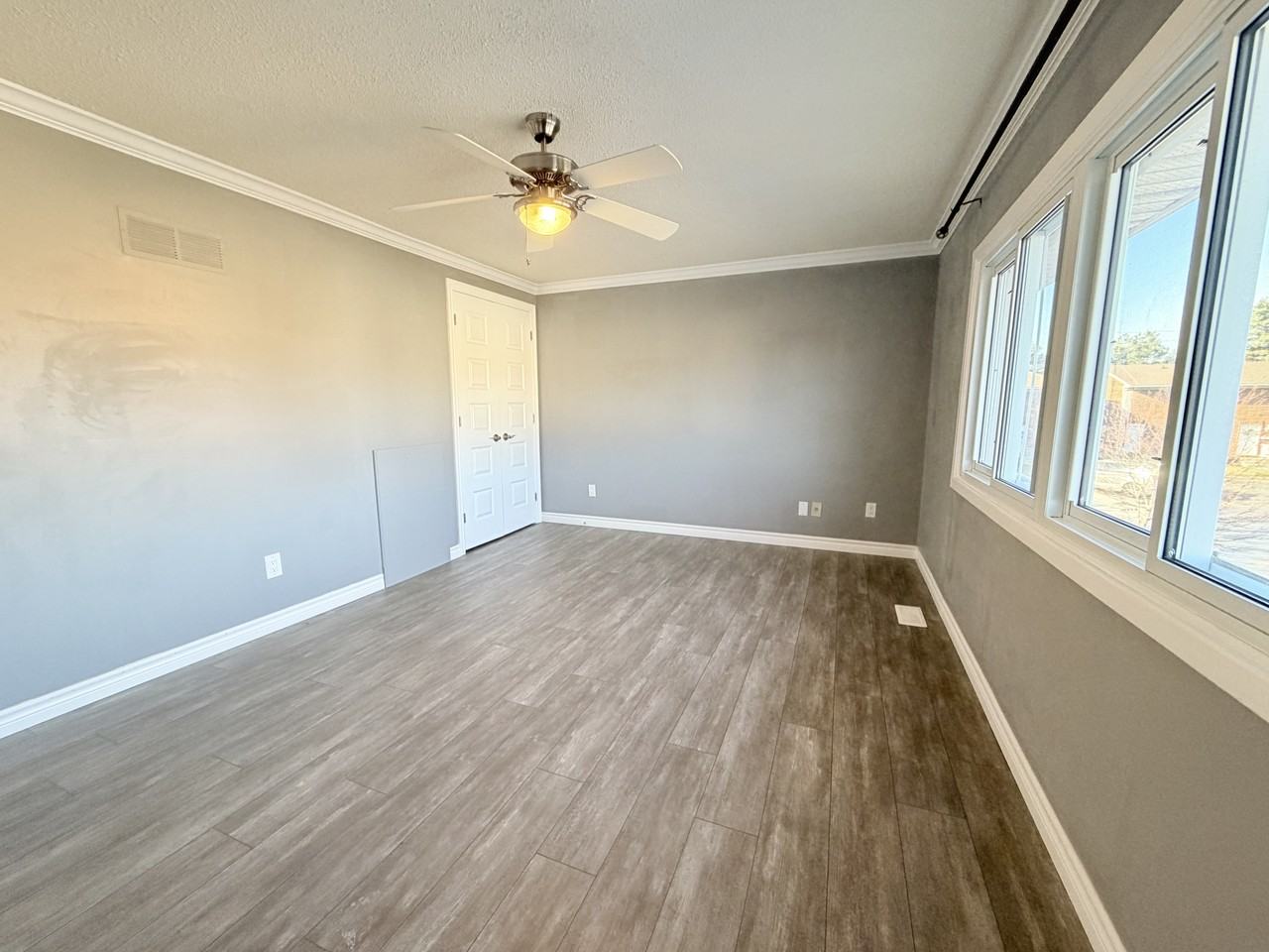 301 Edgewood St #31 - Photo 6 of 23