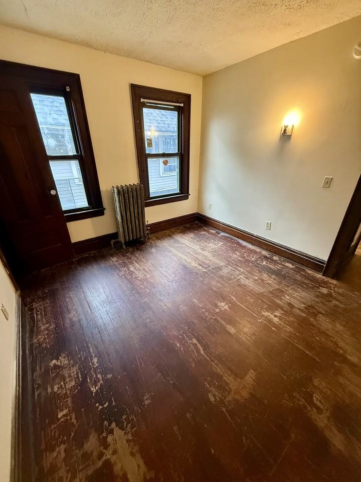 987 Dewey Ave #989 - Photo 5 of 19