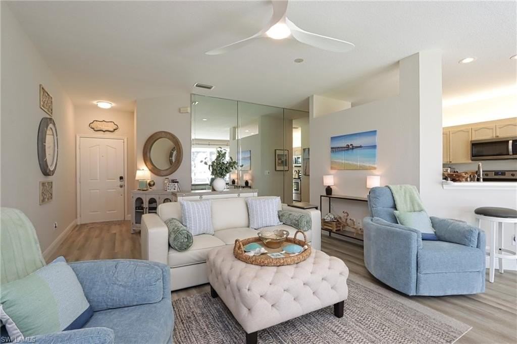 13140 Hamilton Harbour Dr Apt F4 #F4 - Photo 3 of 20