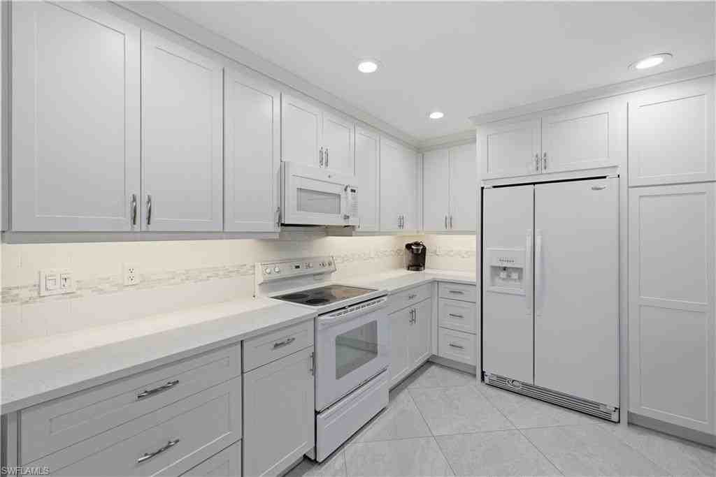 25248 Pelican Creek Cir Apt 102 #102 - Photo 6 of 38