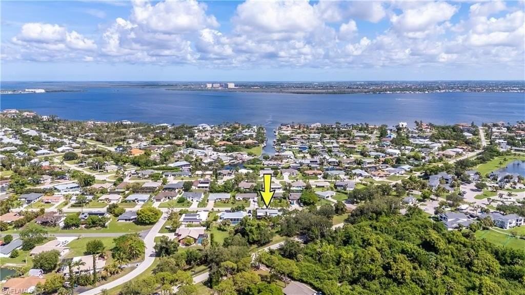 12861 Iona Rd - Photo 2 of 16