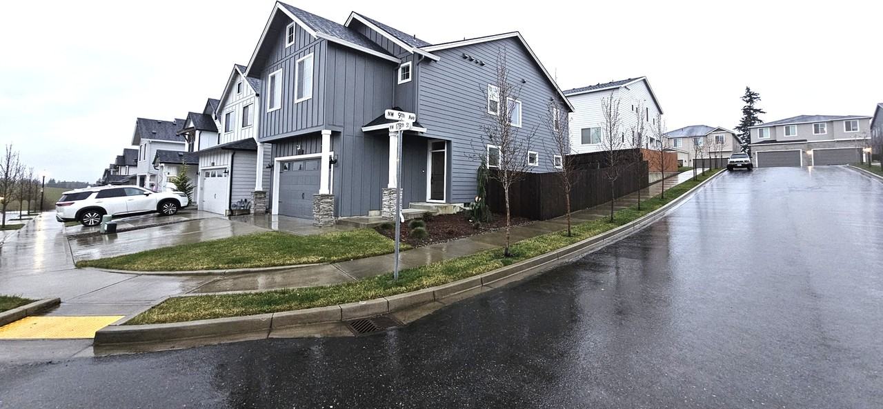 906 Nw 178th St #1 - Photo 3 of 28