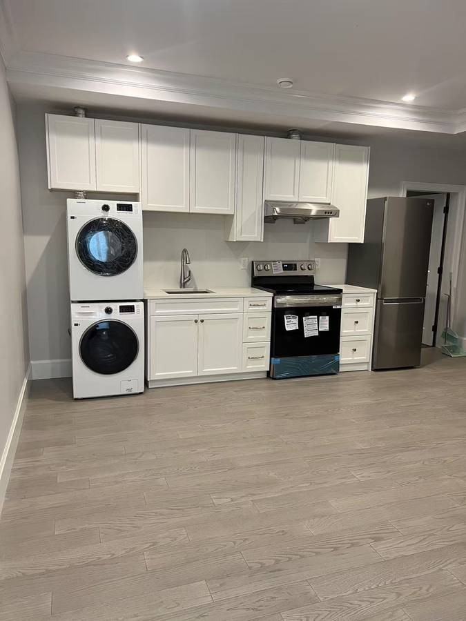 4583 Neville St Bsmt - Photo 2 of 9