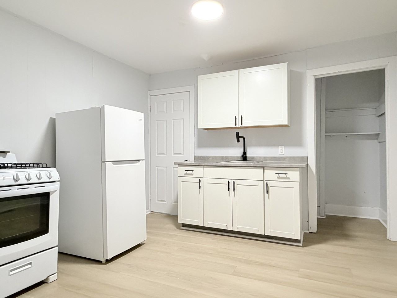 1011 Albert Rd #3 - Photo 2 of 10