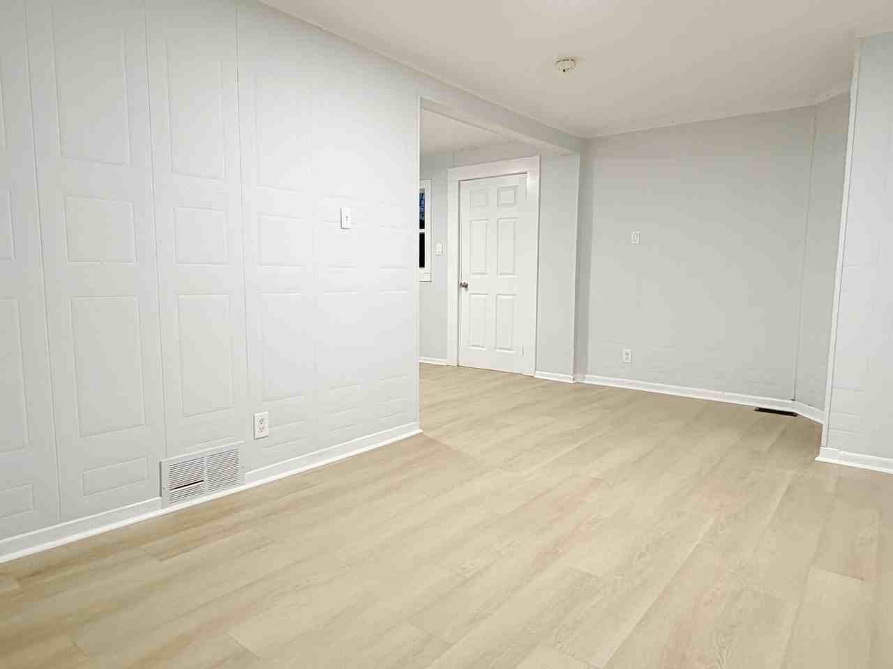 1011 Albert Rd #3 - Photo 4 of 10