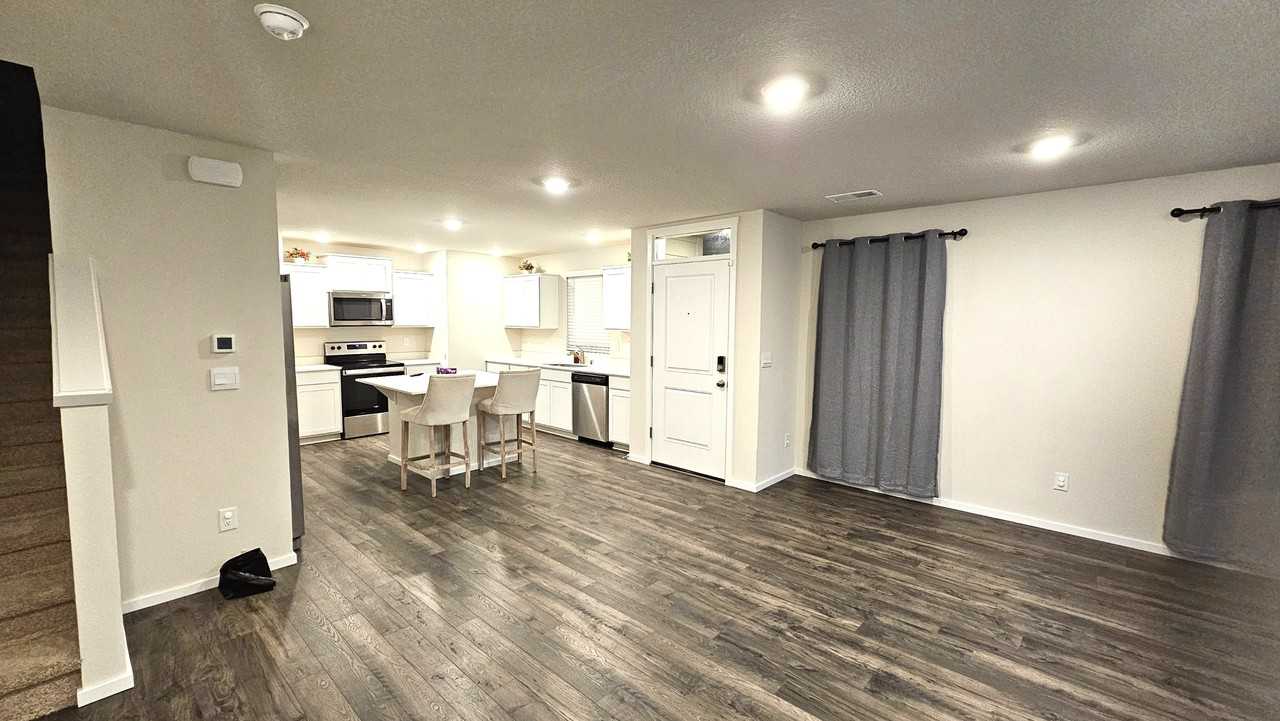 17504 Nw 10th Pl #1 - Photo 4 of 21